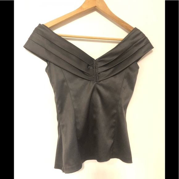 LE CHATEAU dressy top - Picture 2 of 2